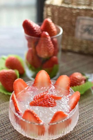 草莓冰糖燕窝