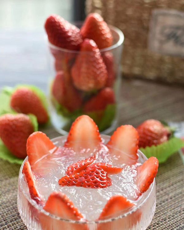 草莓冰糖燕窝